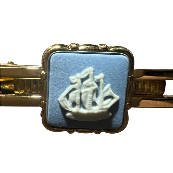 Wedgwood Light Blue Tie Clip Ship Motif - Picture 3 of 5